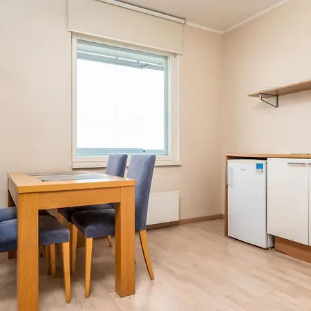 Adelle Aparthotel 3*