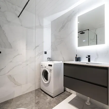 Adelle Viru Keskuses, 9-th Floor アパートホテル