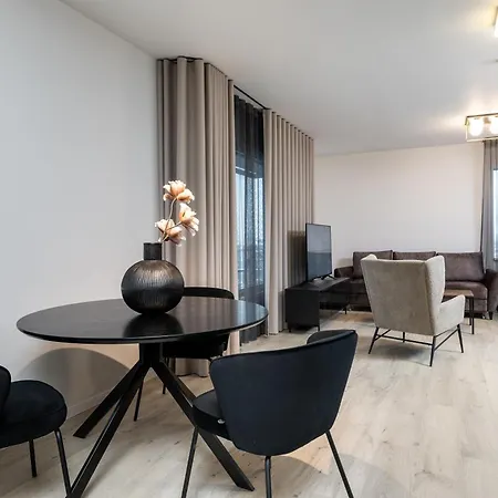 Adelle Viru Keskuses, 9-th Floor شقة فندقية تالين