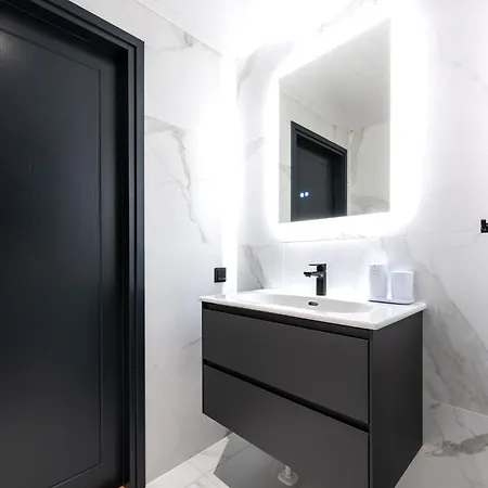 Adelle Viru Keskuses, 9-th Floor 3*